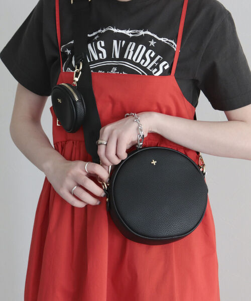 PETA+JAIN（ペタアンドジェーン）の「【PETA+JAIN/ペタアンドジェーン】丸型テープショルダーポシェット（ショルダーバッグ・レディース・ブラック・FREE）」の2枚目の写真