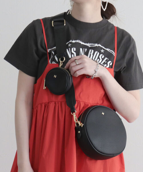 PETA+JAIN（ペタアンドジェーン）の「【PETA+JAIN/ペタアンドジェーン】丸型テープショルダーポシェット（ショルダーバッグ・レディース・ブラック・FREE）」の4枚目の写真