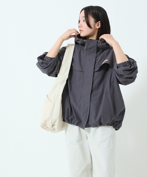 KELTY（ケルティ）の「ザパタジャケット / ショート丈マウンテンパーカ（撥水）（マウンテンパーカー・レディース・ブラック/カーキ/ベージュ/ライトブルー/ネイビー/チャコールグレー・M/L/S）」の8枚目の写真