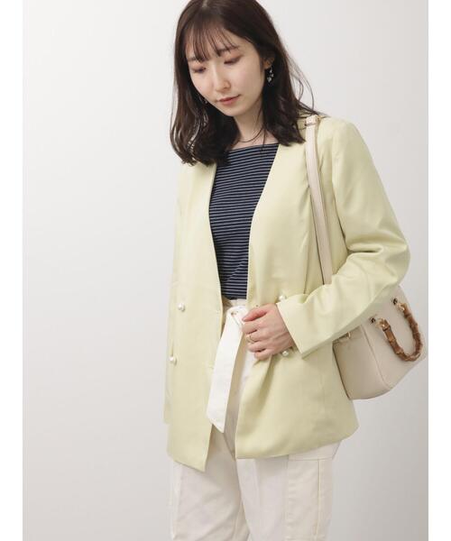 Te chichi TERRASSE（テチチテラス）の「パールボタンノーカラー