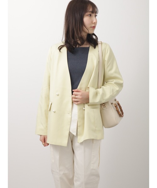 Te chichi TERRASSE（テチチテラス）の「パールボタンノーカラー