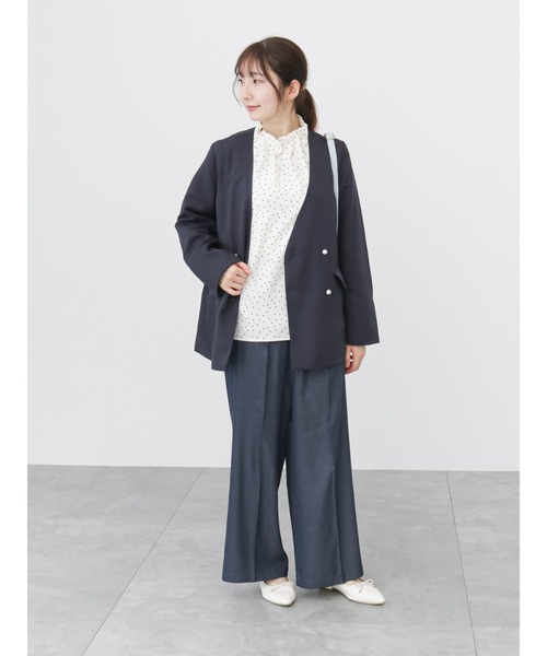 Te chichi TERRASSE（テチチテラス）の「パールボタンノーカラー