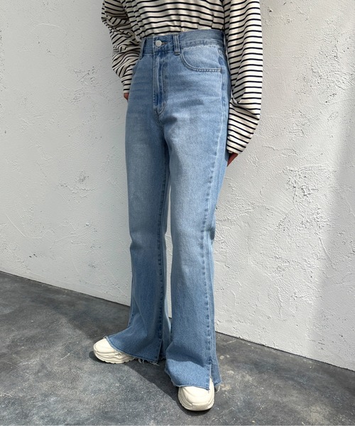 apres jour mignon（アプレジュールミニョン）の「裾スリットデニム【ZOZOTOWN限定アイテム】（デニムパンツ・レディース・グレー/ダークブルー/サックスブルー・SMALL/X-LARGE/MEDIUM/LARGE）」の3枚目の写真