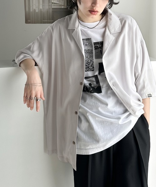 Java(ジャバ)の「《JaVa ジャバコラボ》大人の遊び心。柄開襟シャツ(シャツ/ブラウス・レディース・ブラック/ライトグレー/ホワイト系1/ホワイト系2/ホワイト系3/グレー系1/アイボリー系・LARGE/SMALL/X-LARGE/MEDIUM)」の5枚目の写真