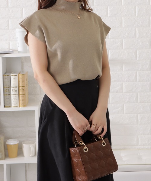 Lace Ladies(レースレディース)の「プチハイネック半袖ニットトップス(ニット/セーター・レディース・ブラック/オリーブ/グレイッシュベージュ・FREE)」の3枚目の写真