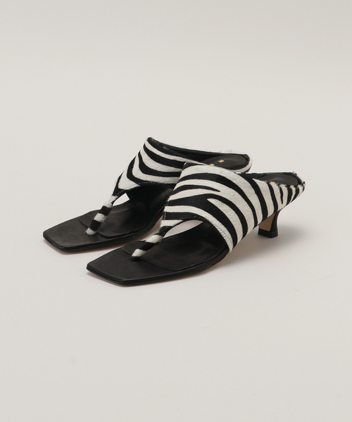 見逃し厳禁！おトクな REMME（レメ）の「【REMME/レメ】cover tong zebra sandal 靴