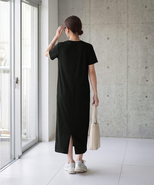 STYLE DELI(スタイルデリ)の「拾わないTシャツ型Iラインワンピース(ワンピース・レディース・オフホワイト/ブラック・FREE)」の8枚目の写真