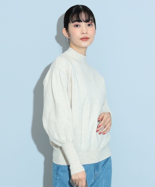 BEAMS HEART(ビームスハート)の「ふっくら袖 ハイネック ニット プルオーバー(ウォッシャブル)(ニット/セーター・レディース・ブルー/ブラウン/パープル/アイボリー/ブラック・FREE)」の10枚目の写真