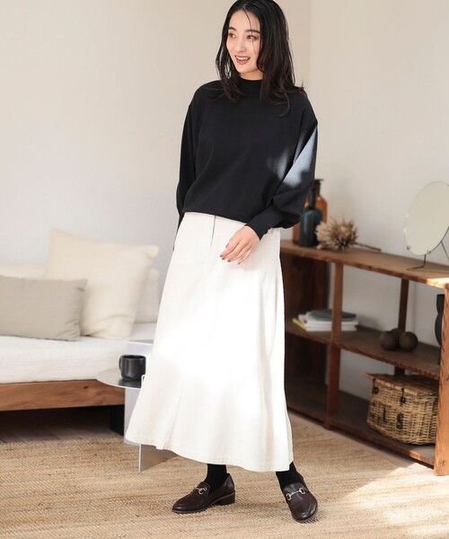 BEAMS HEART(ビームスハート)の「ふっくら袖 ハイネック ニット プルオーバー(ウォッシャブル)(ニット/セーター・レディース・ブルー/ブラウン/パープル/アイボリー/ブラック・FREE)」の12枚目の写真