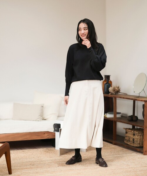 BEAMS HEART(ビームスハート)の「ふっくら袖 ハイネック ニット プルオーバー(ウォッシャブル)(ニット/セーター・レディース・ブルー/ブラウン/パープル/アイボリー/ブラック・FREE)」の13枚目の写真