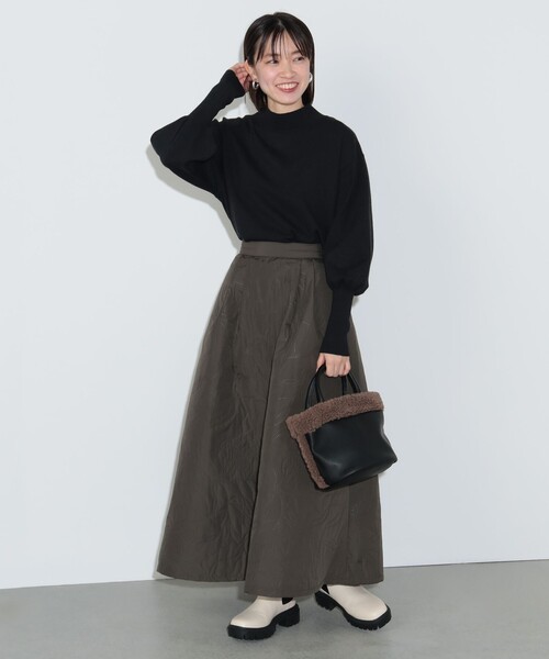 BEAMS HEART(ビームスハート)の「ふっくら袖 ハイネック ニット プルオーバー(ウォッシャブル)(ニット/セーター・レディース・ブルー/ブラウン/パープル/アイボリー/ブラック・FREE)」の14枚目の写真