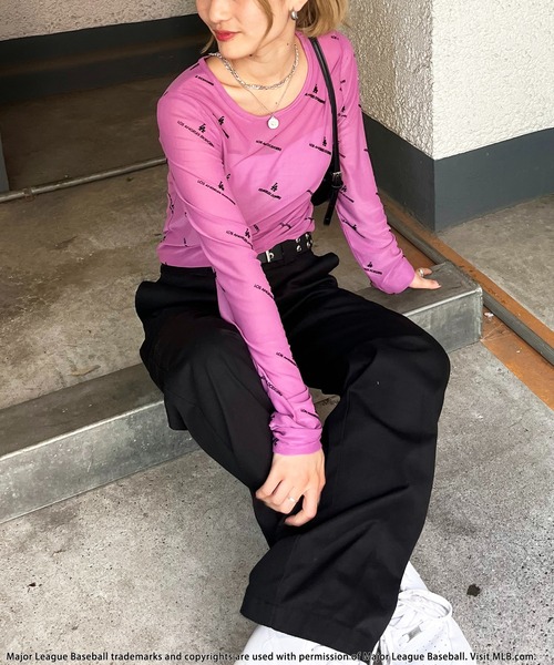 BACK TO THE FIELD（バック トゥー ザ フィールド）の「【MLB】総柄フロッキープリントチュールトップス（Tシャツ/カットソー・レディース・パープル/ブラック/ベージュ・FREE）」の9枚目の写真