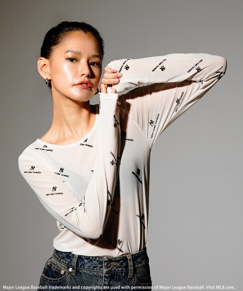 BACK TO THE FIELD（バック トゥー ザ フィールド）の「【MLB】総柄フロッキープリントチュールトップス（Tシャツ/カットソー・レディース・パープル/ブラック/ベージュ・FREE）」の5枚目の写真