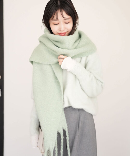 SLOBE IENA（スローブイエナ）の「SLOBE IEN エアリーカラーストール（ストール/ショール・レディース・キャメル/チャコールグレー/スカイブルー/ホワイト/ピンク・FREE）」の3枚目の写真