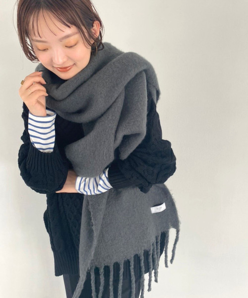 SLOBE IENA（スローブイエナ）の「SLOBE IEN エアリーカラーストール（ストール/ショール・レディース・キャメル/チャコールグレー/スカイブルー/ホワイト/ピンク・FREE）」の6枚目の写真