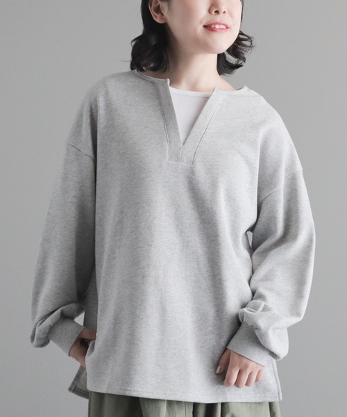 CRAFT STANDARD BOUTIQUE(クラフトスタンダードブティック)の「裏毛レイヤード風プルオーバー(Tシャツ/カットソー・レディース・杢グレー/ブラック/アイボリー/サックスブルー・FREE)」の2枚目の写真