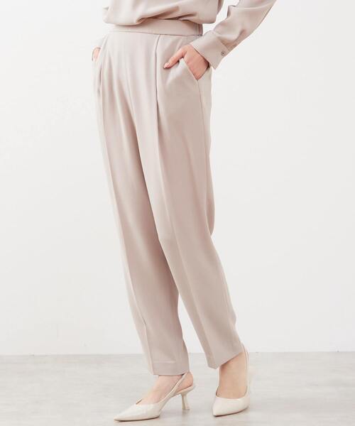 Liesse(リエス)の「テーパードパンツ(セットアップ対応可)(スラックス・レディース・ネイビー/ベージュ/ブラック・XS/S/M/4)」の1枚目の写真