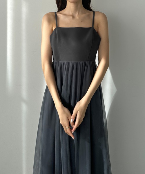 Louere(ルエレ)の「チュール切替フレアキャミワンピース(ワンピース・レディース・ブラック/ダークグレー/アイボリー/ライトグレー/ブルー・X-LARGE/LARGE/MEDIUM/SMALL)」の7枚目の写真