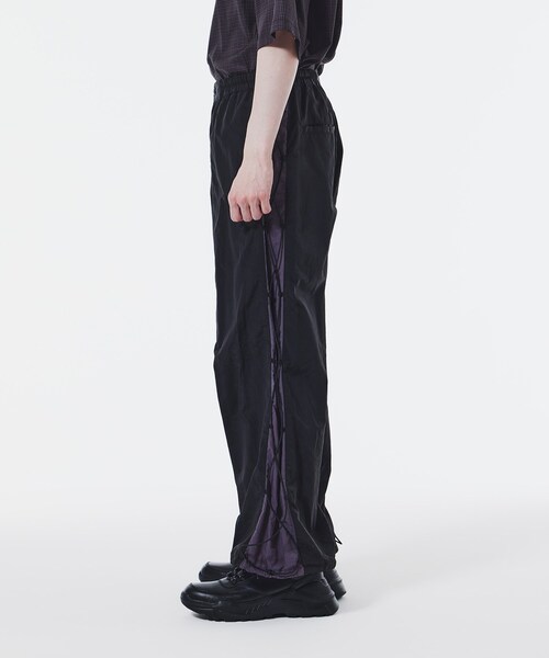 tk.TAKEO KIKUCHI(ティーケータケオキクチ)の「◆K'Project by Aoi Nylon washer Training Pants(その他パンツ・レディース・チャコールグレー/ブラック・02/03)」の10枚目の写真