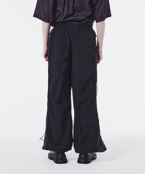 tk.TAKEO KIKUCHI(ティーケータケオキクチ)の「◆K'Project by Aoi Nylon washer Training Pants(その他パンツ・レディース・チャコールグレー/ブラック・02/03)」の12枚目の写真