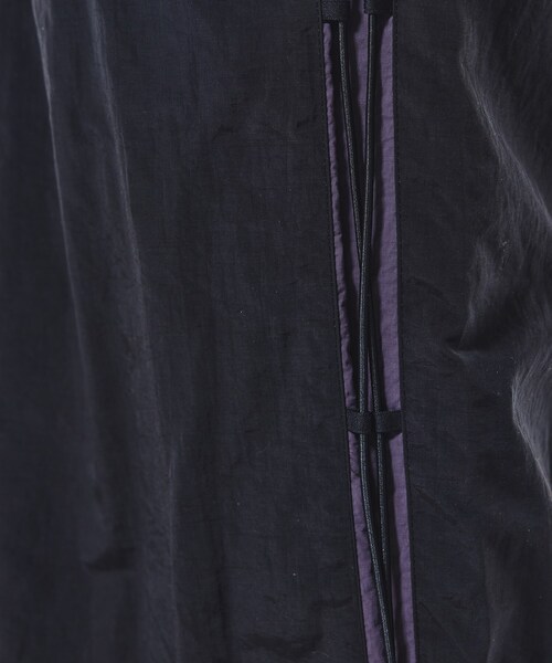 tk.TAKEO KIKUCHI(ティーケータケオキクチ)の「◆K'Project by Aoi Nylon washer Training Pants(その他パンツ・レディース・チャコールグレー/ブラック・02/03)」の8枚目の写真