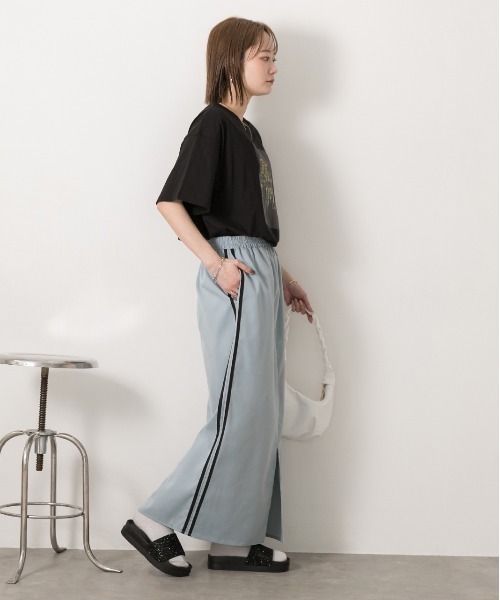 ad thie（アドティエ）の「サイドライン フロントスリットスカート（スカート・レディース・ブラック/ライトブルー/オフホワイト/ピンク・FREE）」の6枚目の写真