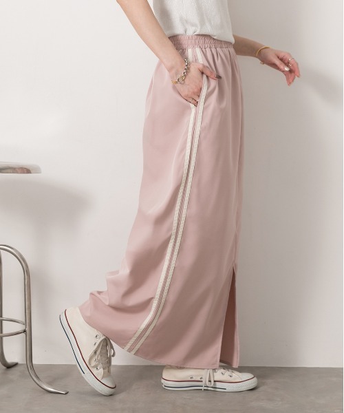 ad thie（アドティエ）の「サイドライン フロントスリットスカート（スカート・レディース・ブラック/ライトブルー/オフホワイト/ピンク・FREE）」の11枚目の写真