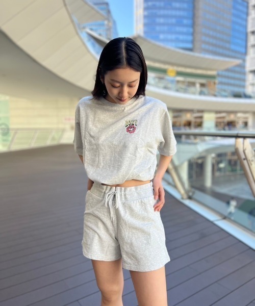 ROXY（ロキシー）の「RED BUD CROPPED TOPS/ロキシードローコード付き半袖ワンポイントショート丈Tシャツ（Tシャツ/カットソー・レディース・アクア/ブラック/グレー・LARGE/MEDIUM）」の22枚目の写真