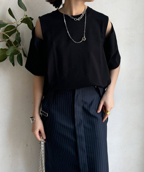 DouDou（ドゥドゥ）の「袖スリット5分袖TEE（Tシャツ/カットソー・レディース・ブラック/ネイビー/オフホワイト・FREE）」の3枚目の写真