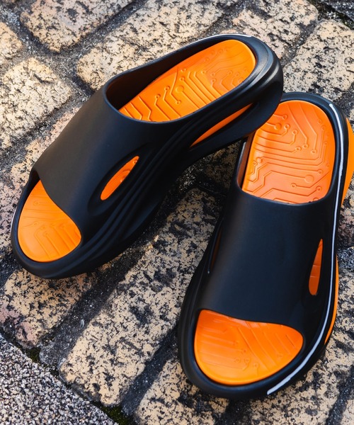 SAKAZEN(サカゼン)の「ライトクッションサンダル バイカラー シューズ シャワーサンダル プール レジャー 大きいサイズ メンズ(サンダル・メンズ・ブラック/ベージュ・27.0cm/28.0cm)」の1枚目の写真