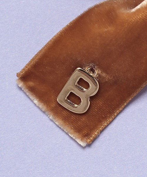 by LOVEiT（バイラビット）の「ベルベットリボンクリップ（バレッタ/ヘアクリップ・キッズ・ブラウン/オフホワイト/ブラック・FREE）」の5枚目の写真