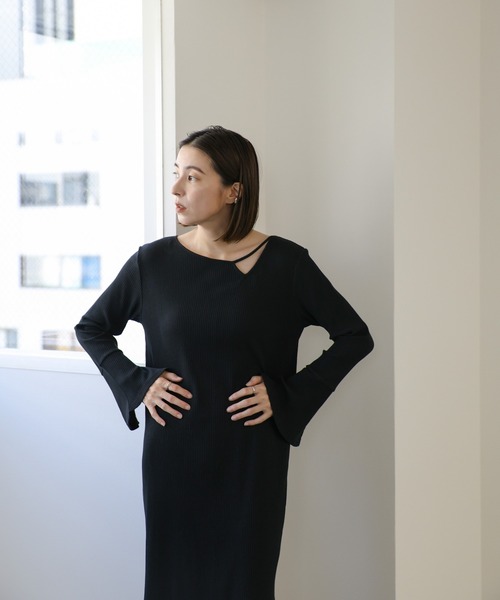 select MOCA（セレクトモカ）の「デザインネックリブワンピース（ワンピース・レディース・ブラウン/ブラック・LARGE/MEDIUM）」の10枚目の写真