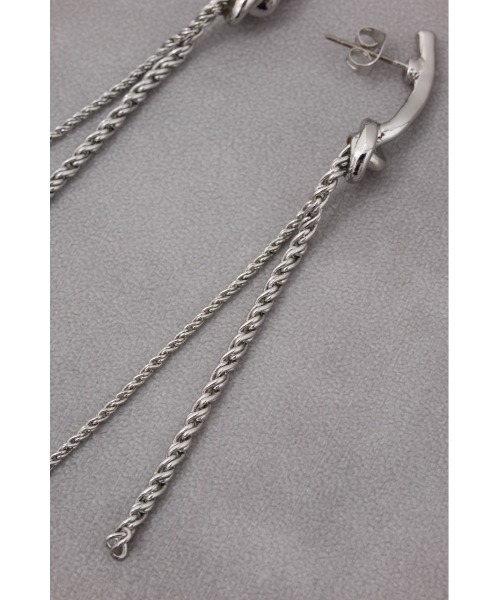 AZUL by moussy（アズールバイマウジー）の「ノットデザインスウィングチェーンピアス（ピアス（両耳用）・レディース・ゴールド系その他/シルバー・FREE）」の9枚目の写真