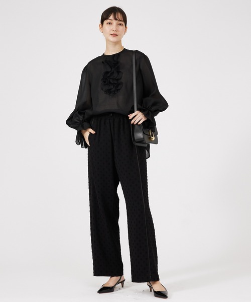 qualite(カリテ)の「【入卒/セレモニー/オケージョン】メロウフリルブラウス(シャツ/ブラウス・レディース・オフホワイト/グレイッシュベージュ/ブラック・フリー)」の14枚目の写真