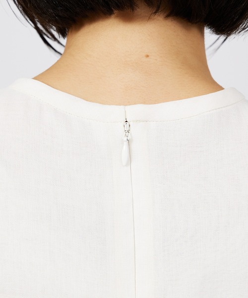 qualite(カリテ)の「【入卒/セレモニー/オケージョン】メロウフリルブラウス(シャツ/ブラウス・レディース・オフホワイト/グレイッシュベージュ/ブラック・フリー)」の17枚目の写真