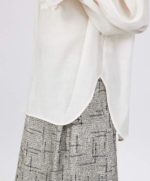 qualite(カリテ)の「【入卒/セレモニー/オケージョン】メロウフリルブラウス(シャツ/ブラウス・レディース・オフホワイト/グレイッシュベージュ/ブラック・フリー)」の20枚目の写真