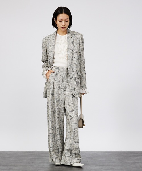 qualite(カリテ)の「【入卒/セレモニー/オケージョン】メロウフリルブラウス(シャツ/ブラウス・レディース・オフホワイト/グレイッシュベージュ/ブラック・フリー)」の10枚目の写真