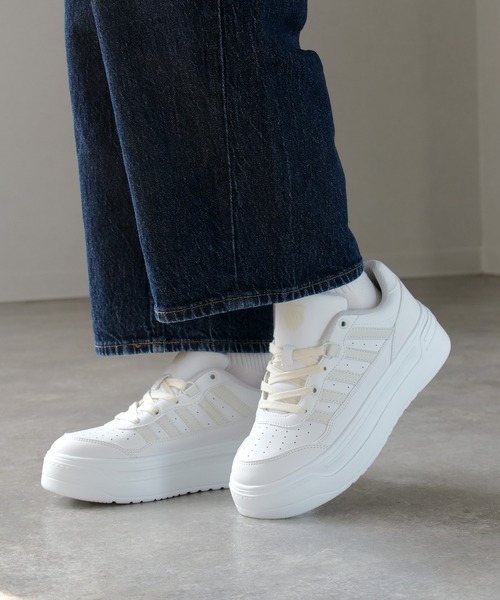 K-SWISS(ケースイス)の「【K-SWISS/ケースイス】レースアップ 厚底スニーカー(スニーカー・レディース・ブラック/ホワイト・25.0cm/24.5cm/24.0cm/23.5cm/23.0cm)」の6枚目の写真