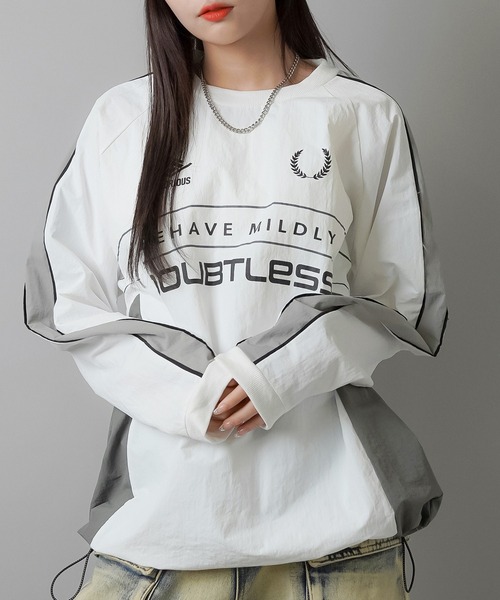 SPINNS(スピンズ)の「モノトーン切替デザイン ナイロンプルオーバー(スウェット・レディース・ブラック/オフホワイト/チャコール・ONESIZE)」の1枚目の写真