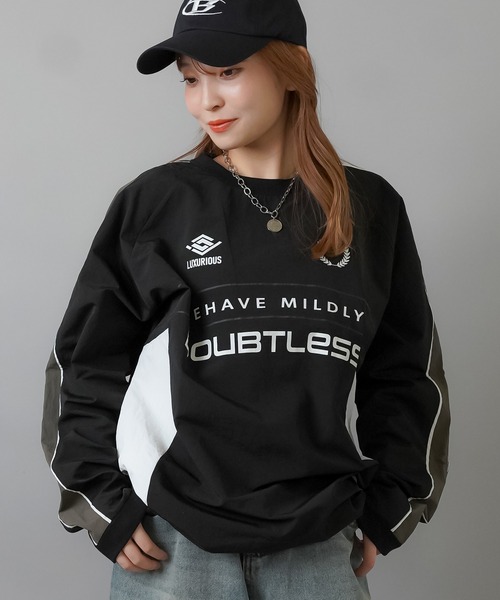 SPINNS(スピンズ)の「モノトーン切替デザイン ナイロンプルオーバー(スウェット・レディース・ブラック/オフホワイト/チャコール・ONESIZE)」の5枚目の写真