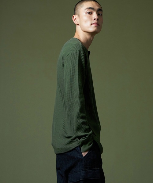 Alpha Industries（アルファインダストリーズ）の「ヘンリーネックワッフルTシャツ 長袖（Tシャツ/カットソー・メンズ・ヘザーグレー/ブラック/グリーン/ホワイト・LARGE/X-LARGE/MEDIUM）」の21枚目の写真