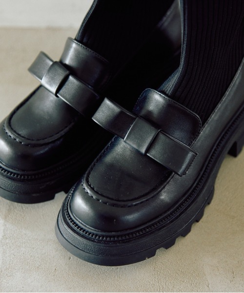 OLIVE des OLIVE（オリーブデオリーブ）の「【SNSで話題の！】リブニットリボンローファーショートブーツ（その他シューズ・レディース・ブラック・SMALL/MEDIUM/LARGE）」の5枚目の写真