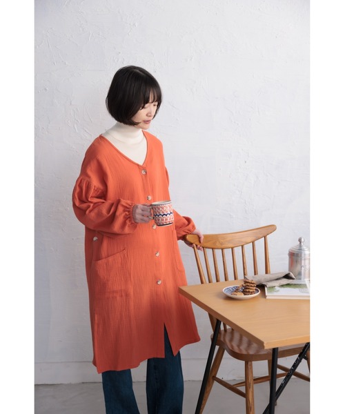 COCO WALK（ココウォーク）の「二重ガーゼの羽織れる割烹着ロング丈（エプロン・レディース・ターコイズブルー/オレンジ・FREE）」の6枚目の写真