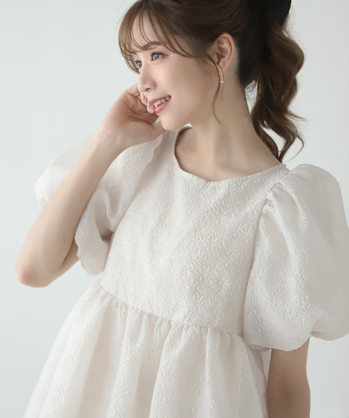 完売品✨️meraki✨️ふくれジャガードパフスリーブブラウス　ホワイト ふくれジャガードパフスリーブブラウス（シャツ/ブラウス