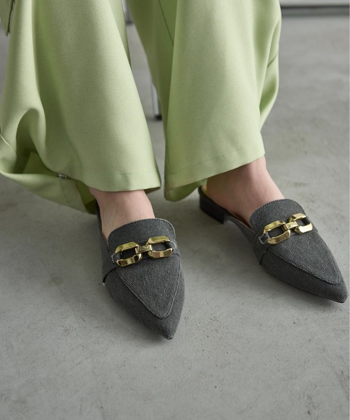 THE YOn（ザヨン）の「デニムライクローファーミュール（サンダル・レディース・ブルー/ブラック/ピンク/ベージュ・39/38/37）」の22枚目の写真