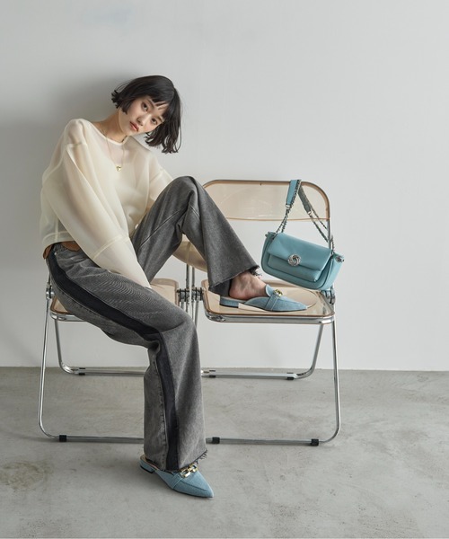 THE YOn（ザヨン）の「デニムライクローファーミュール（サンダル・レディース・ブルー/ブラック/ピンク/ベージュ・39/38/37）」の18枚目の写真