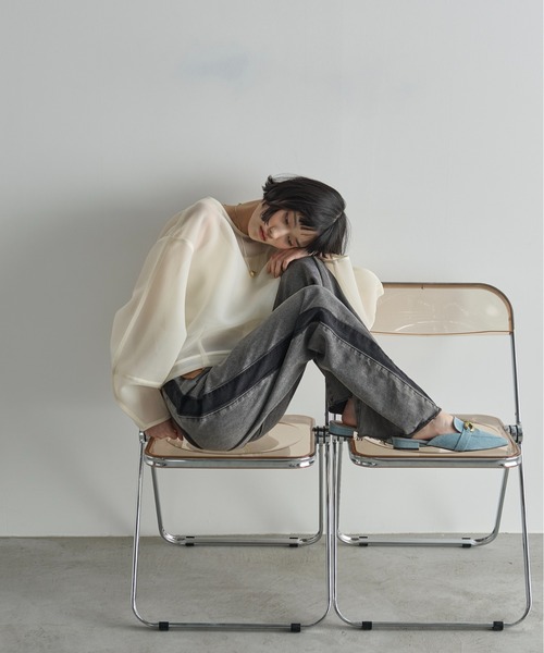 THE YOn（ザヨン）の「デニムライクローファーミュール（サンダル・レディース・ブルー/ブラック/ピンク/ベージュ・39/38/37）」の19枚目の写真