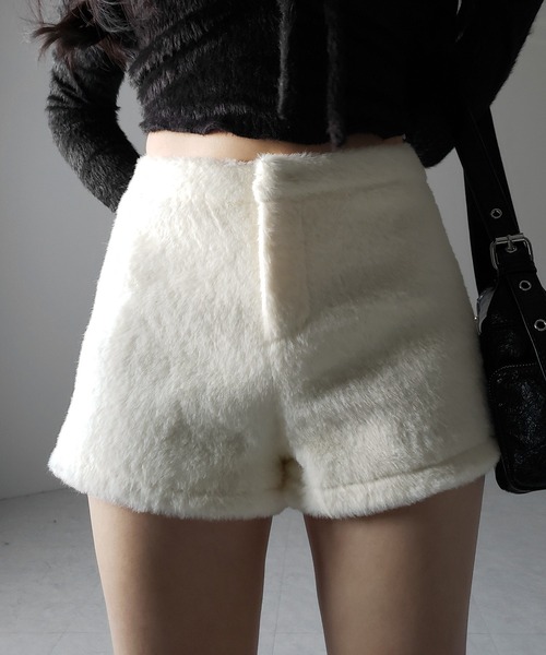 FLUFFY SHORT PANTS