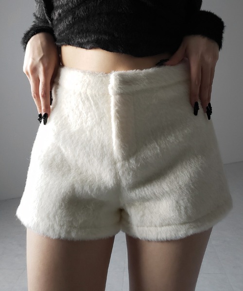 me+em select(ミームセレクト)の「※【 3size /2color 】シャギーファーショートパンツ/ shaggy fur short pants(その他パンツ・レディース・ブラック/ホワイト・LARGE/MEDIUM/SMALL)」の9枚目の写真