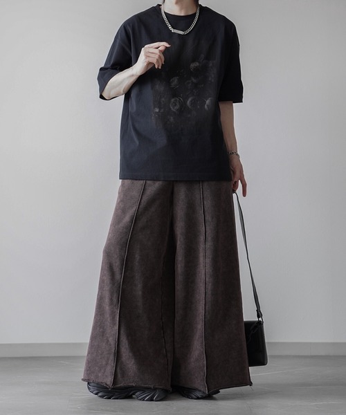 ELLUV(エルブ)の「【ELLUV/エルヴ】ブリリアントグラフィック オーバーサイズ半袖Tシャツ(Tシャツ/カットソー・メンズ・ホワイト系その他3/ホワイト系その他/ホワイト系その他2/ブラック系その他2/ブラック系その他3/ブラック系その他・S/L/M)」の22枚目の写真